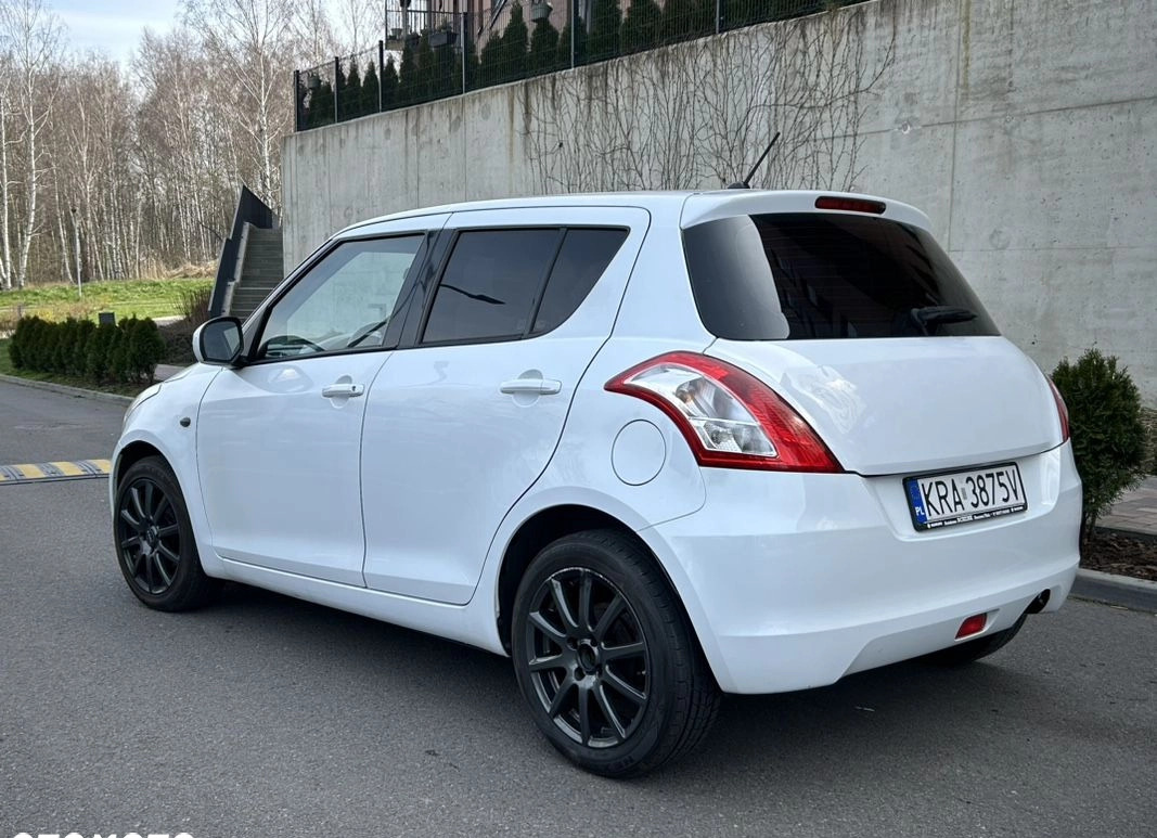 Suzuki Swift cena 27900 przebieg: 154000, rok produkcji 2016 z Katowice małe 191